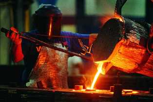 Как перерабатывают руду в железо и сталь?